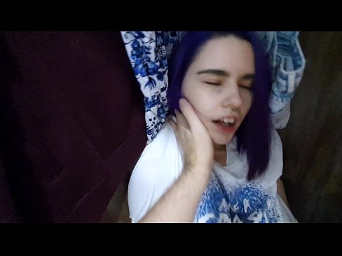 ❤️ 押し入れの中の姉ちゃんを発見し、イクのを手伝う ️❌ ハードポルノ ❌️❤